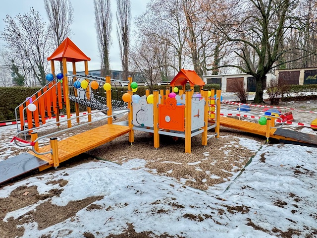 53 Jahre Kita „Hand in Hand“ mit Einweihung Klettergerüst